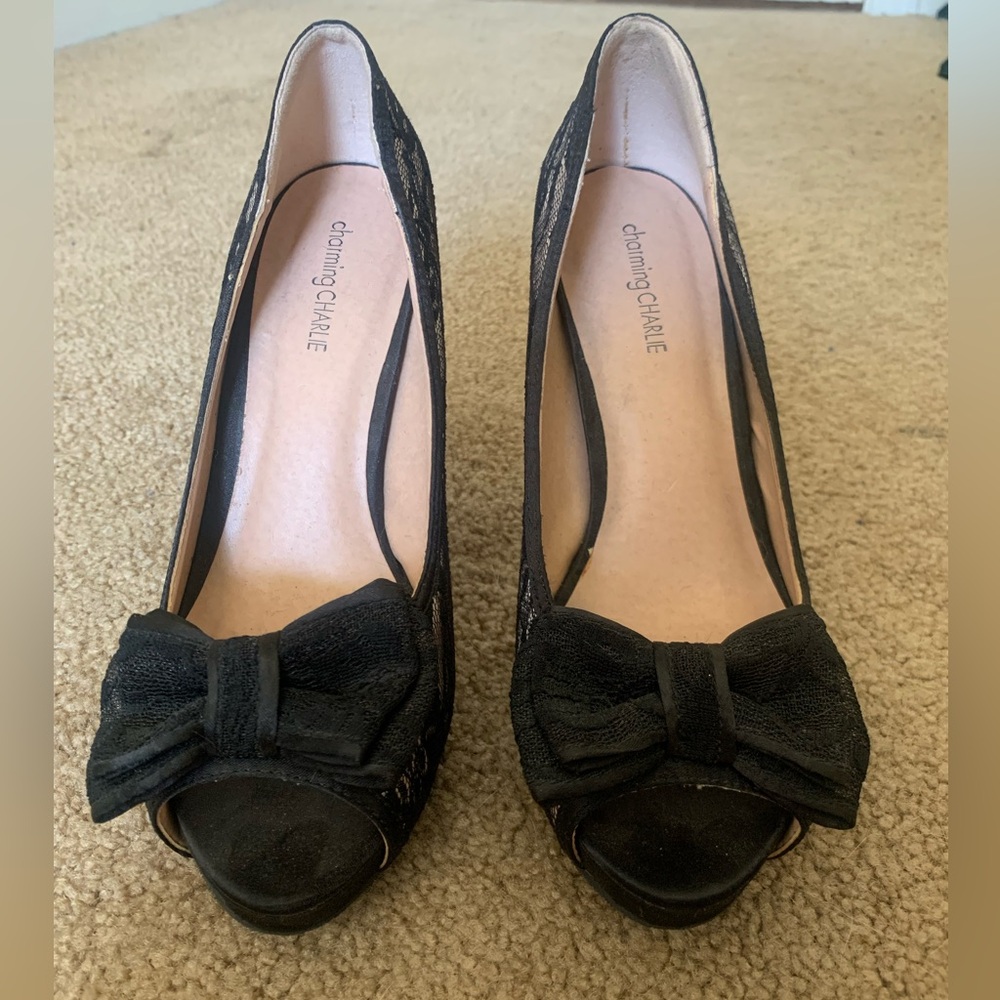 Charming Charlie Black and Nude Lace Bow Tie Heels Size 6.5 - Picture 7 of 7